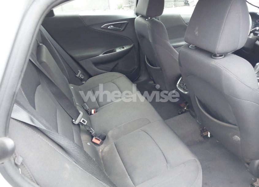 Photo 8 of 2018 Chevrolet Malibu LT (VIN 1G1ZD5ST8JF189388)