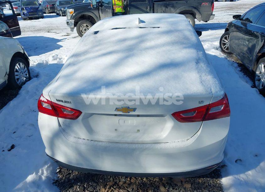 Photo 16 of 2018 Chevrolet Malibu LT (VIN 1G1ZD5ST8JF206769)
