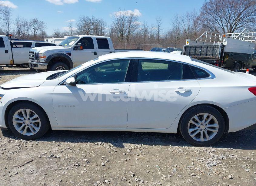 Photo 14 of 2018 Chevrolet Malibu LT (VIN 1G1ZD5ST8JF208361)
