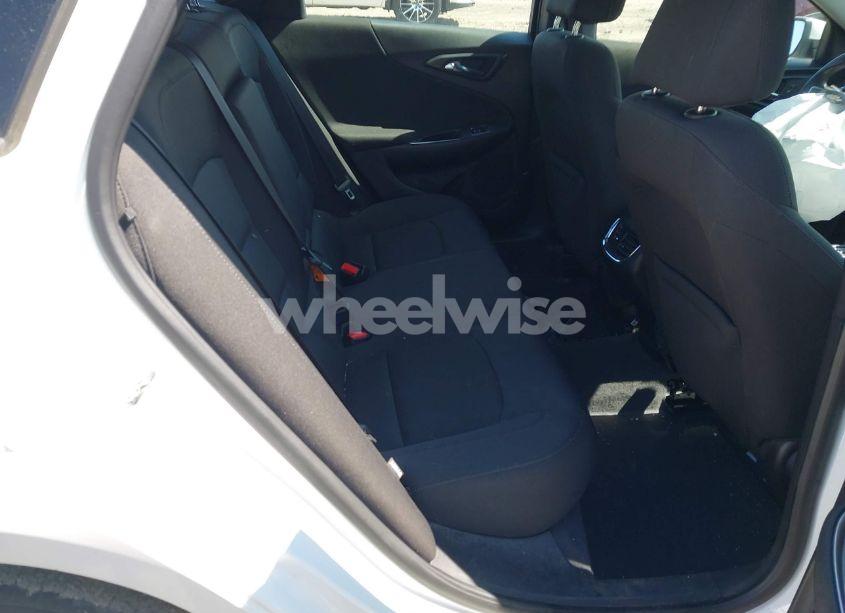 Photo 8 of 2018 Chevrolet Malibu LT (VIN 1G1ZD5ST8JF208361)