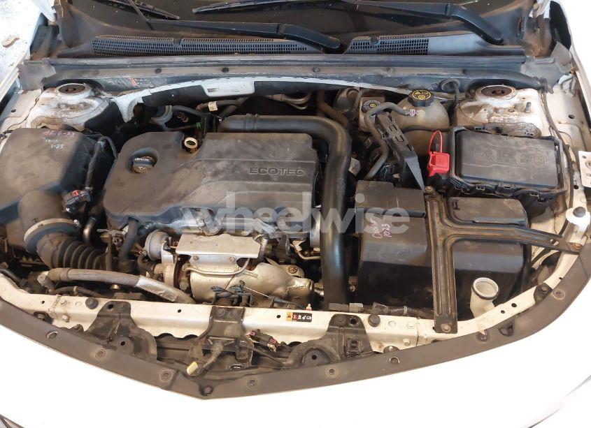 Photo 10 of 2018 Chevrolet Malibu LT (VIN 1G1ZD5ST8JF208568)