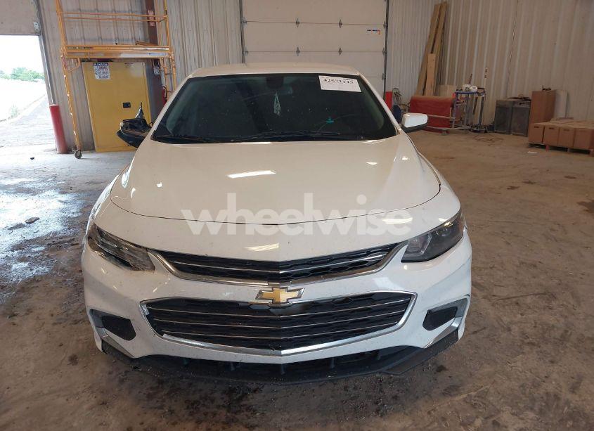 Photo 12 of 2018 Chevrolet Malibu LT (VIN 1G1ZD5ST8JF208568)