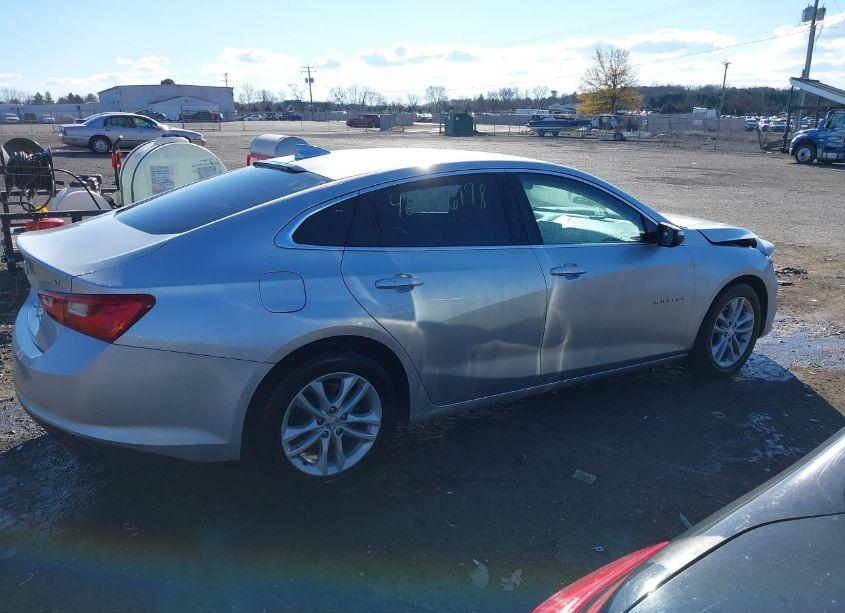 Photo 13 of 2018 Chevrolet Malibu LT (VIN 1G1ZD5ST8JF229436)