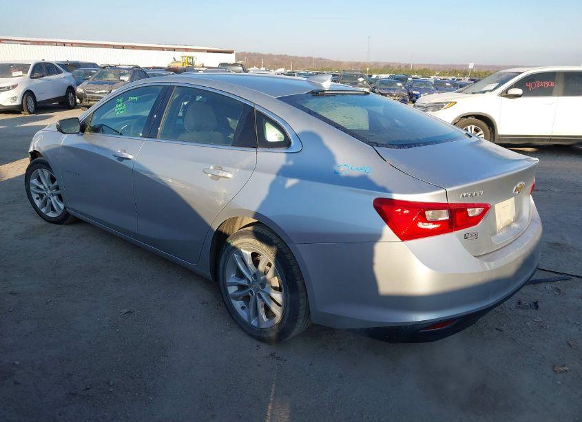 Photo 3 of 2018 Chevrolet Malibu LT (VIN 1G1ZD5ST8JF232689)