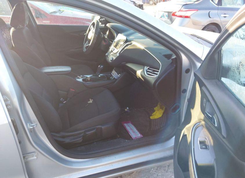 Photo 5 of 2018 Chevrolet Malibu LT (VIN 1G1ZD5ST8JF232689)