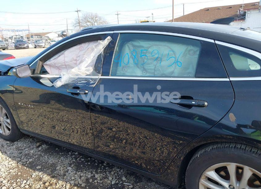 Photo 14 of 2018 Chevrolet Malibu LT (VIN 1G1ZD5ST8JF232806)