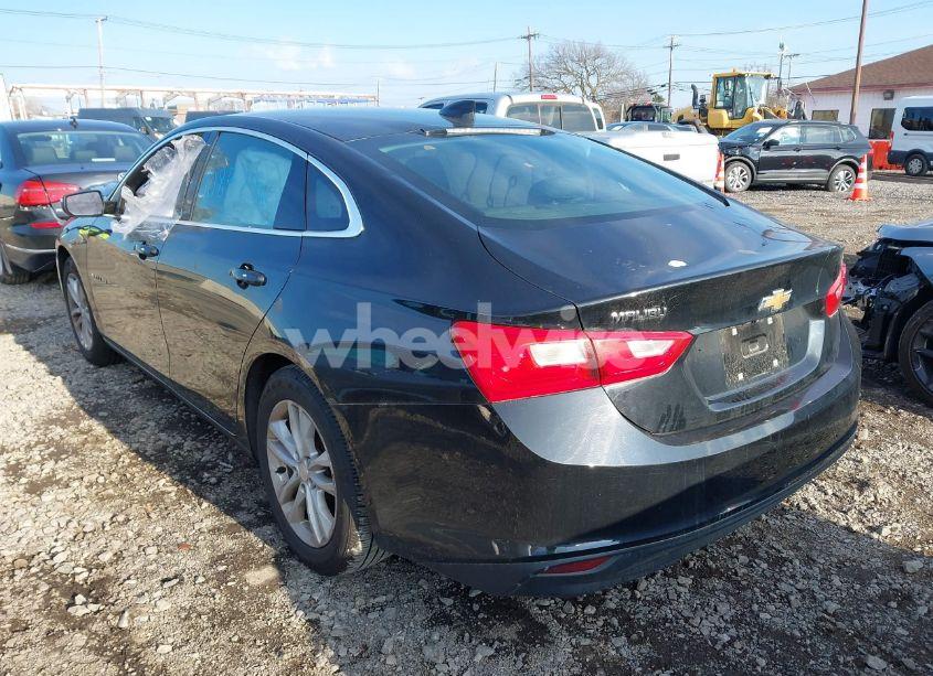 Photo 3 of 2018 Chevrolet Malibu LT (VIN 1G1ZD5ST8JF232806)