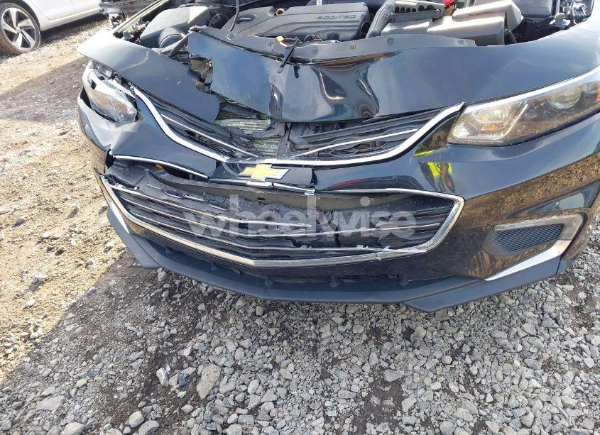 Photo 6 of 2018 Chevrolet Malibu LT (VIN 1G1ZD5ST8JF232806)