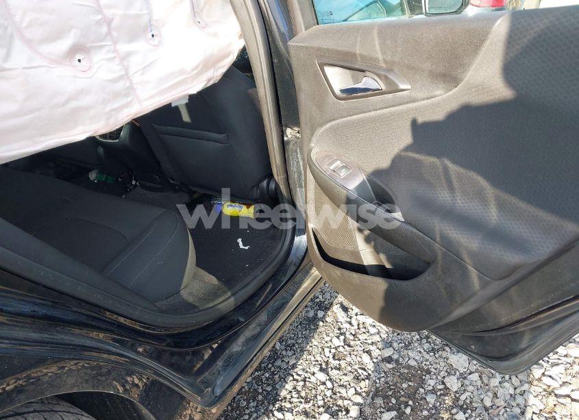 Photo 8 of 2018 Chevrolet Malibu LT (VIN 1G1ZD5ST8JF232806)