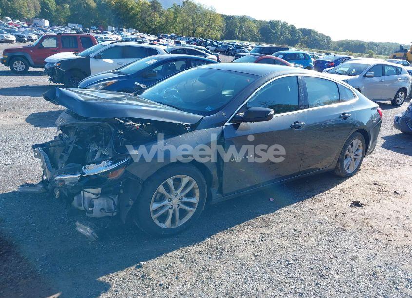 Photo 2 of 2018 Chevrolet Malibu LT (VIN 1G1ZD5ST8JF242266)