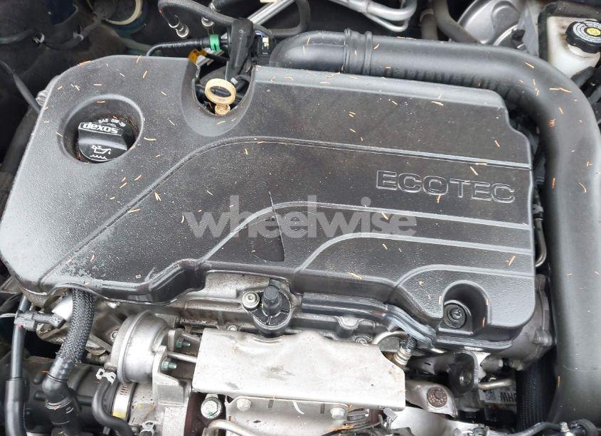 Photo 10 of 2018 Chevrolet Malibu LT (VIN 1G1ZD5ST8JF248388)