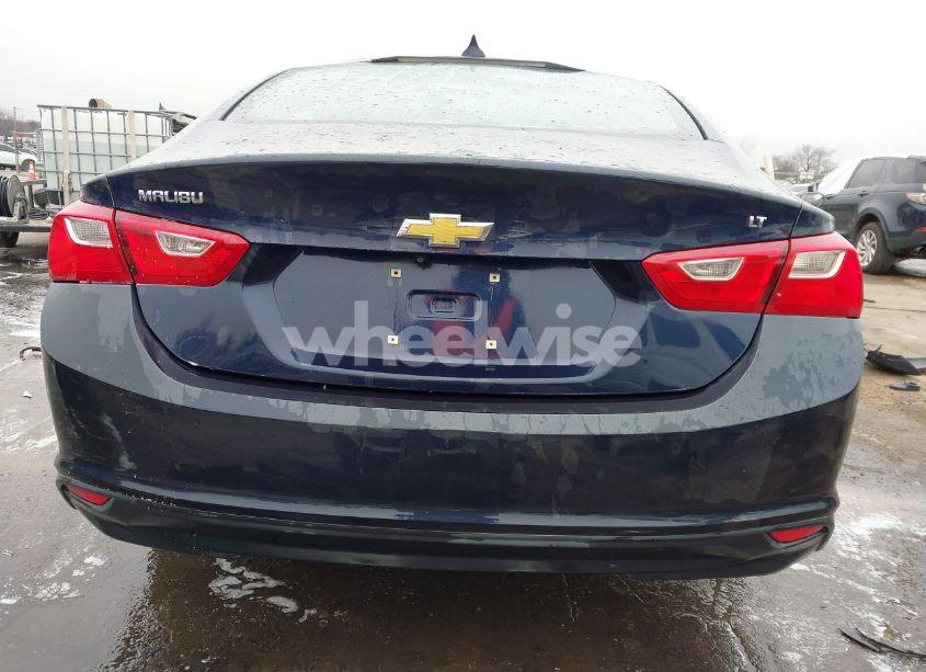 Photo 16 of 2018 Chevrolet Malibu LT (VIN 1G1ZD5ST8JF248388)