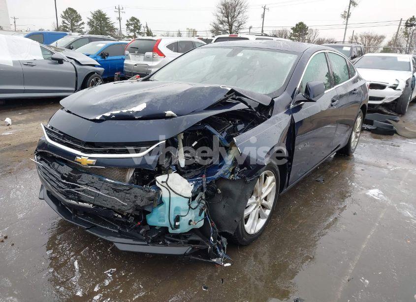 Photo 2 of 2018 Chevrolet Malibu LT (VIN 1G1ZD5ST8JF248388)