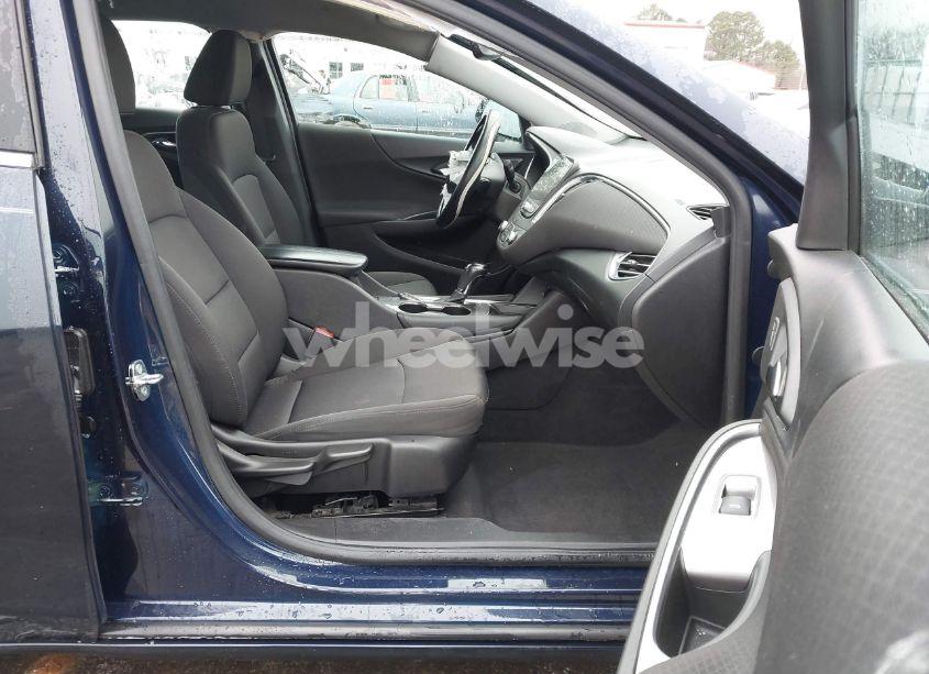 Photo 5 of 2018 Chevrolet Malibu LT (VIN 1G1ZD5ST8JF248388)