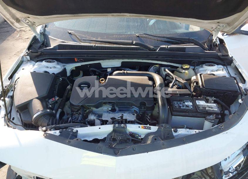 Photo 10 of 2018 Chevrolet Malibu LT (VIN 1G1ZD5ST8JF249797)