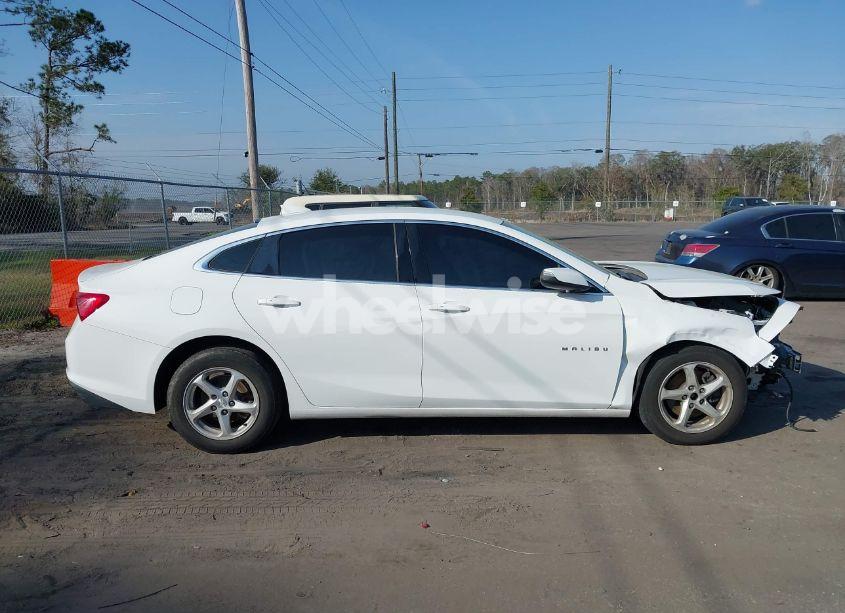 Photo 13 of 2018 Chevrolet Malibu LT (VIN 1G1ZD5ST8JF249797)