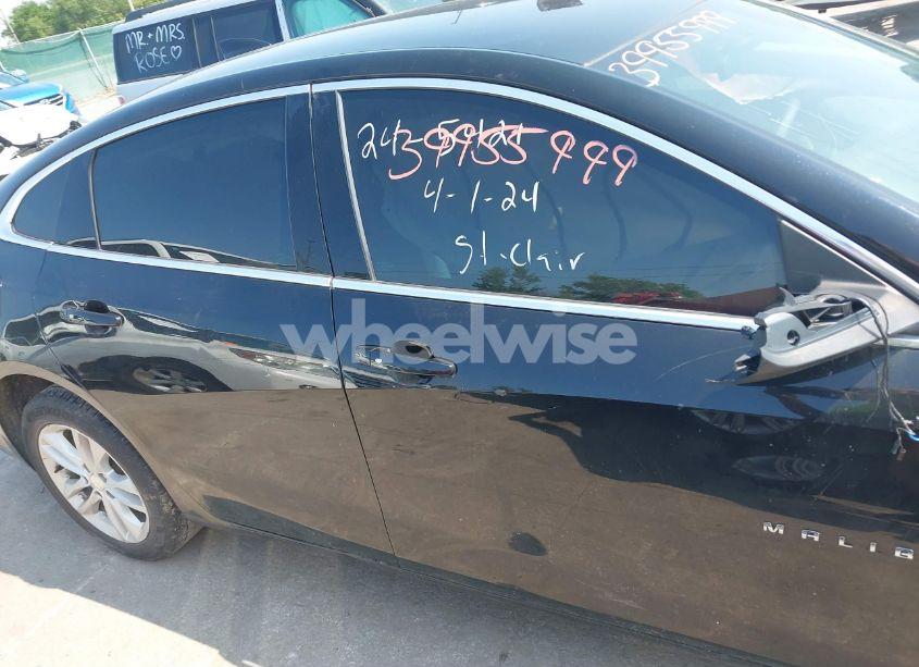 Photo 12 of 2018 Chevrolet Malibu LT (VIN 1G1ZD5ST8JF262467)