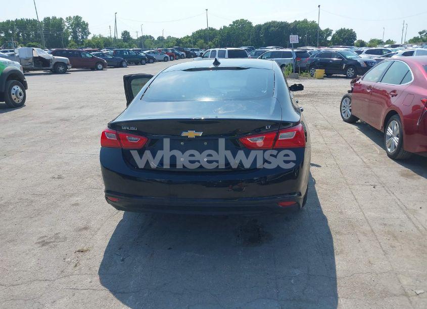 Photo 15 of 2018 Chevrolet Malibu LT (VIN 1G1ZD5ST8JF262467)