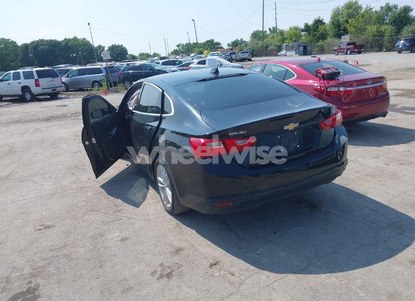 Photo 3 of 2018 Chevrolet Malibu LT (VIN 1G1ZD5ST8JF262467)