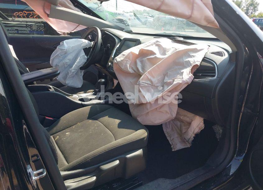 Photo 5 of 2018 Chevrolet Malibu LT (VIN 1G1ZD5ST8JF262467)