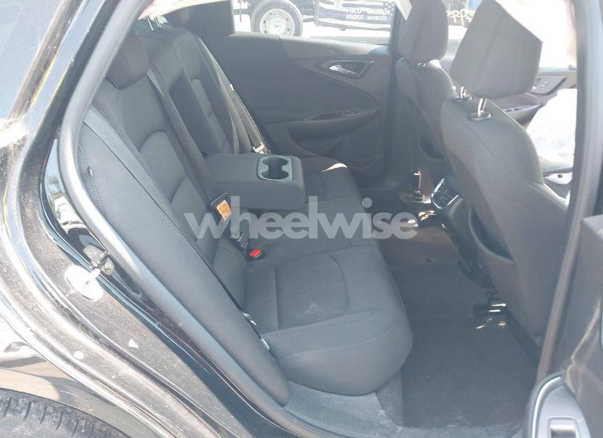 Photo 8 of 2018 Chevrolet Malibu LT (VIN 1G1ZD5ST8JF262467)