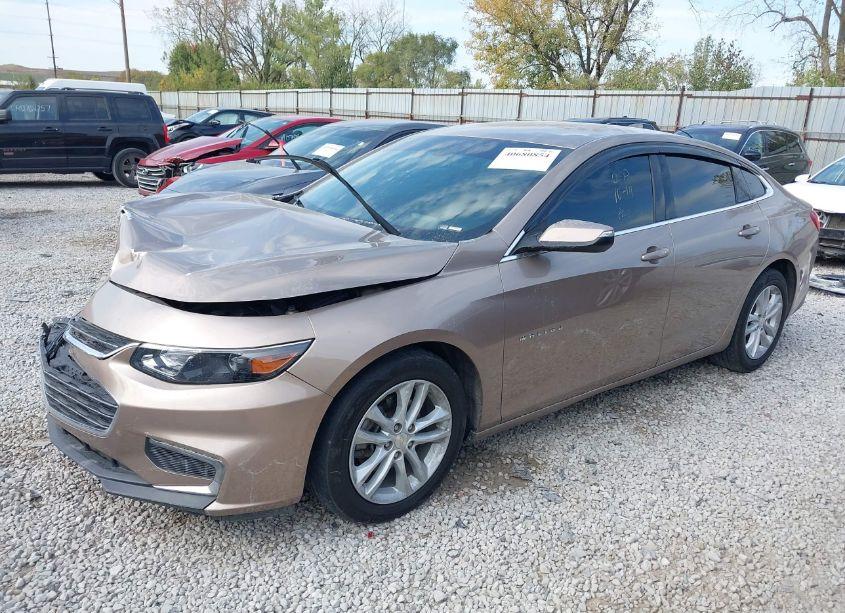 Photo 2 of 2018 Chevrolet Malibu LT (VIN 1G1ZD5ST8JF267930)