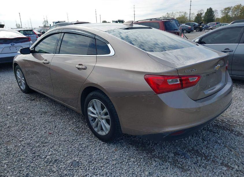 Photo 3 of 2018 Chevrolet Malibu LT (VIN 1G1ZD5ST8JF267930)