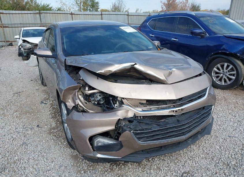 Photo 6 of 2018 Chevrolet Malibu LT (VIN 1G1ZD5ST8JF267930)