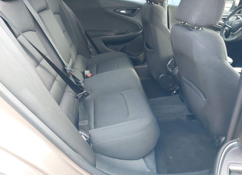 Photo 8 of 2018 Chevrolet Malibu LT (VIN 1G1ZD5ST8JF267930)