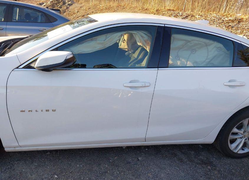 Photo 14 of 2018 Chevrolet Malibu LT (VIN 1G1ZD5ST8JF272755)