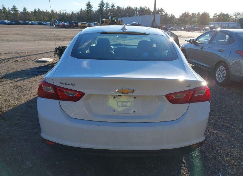 Photo 16 of 2018 Chevrolet Malibu LT (VIN 1G1ZD5ST8JF272755)