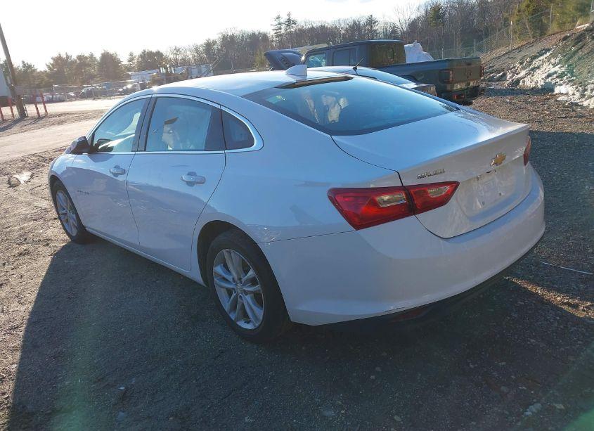 Photo 3 of 2018 Chevrolet Malibu LT (VIN 1G1ZD5ST8JF272755)