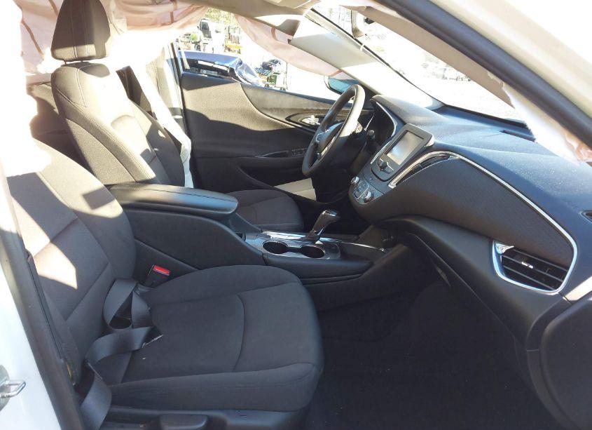 Photo 5 of 2018 Chevrolet Malibu LT (VIN 1G1ZD5ST8JF272755)