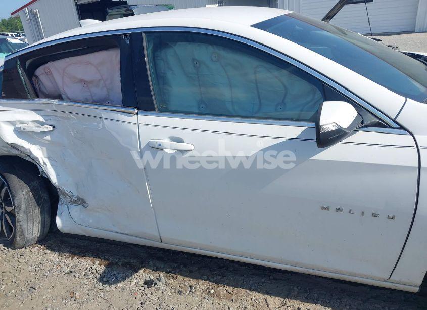 Photo 13 of 2018 Chevrolet Malibu LT (VIN 1G1ZD5ST8JF278944)