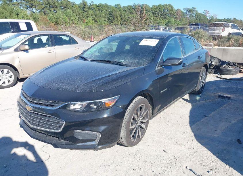 Photo 2 of 2018 Chevrolet Malibu LT (VIN 1G1ZD5ST8JF280192)