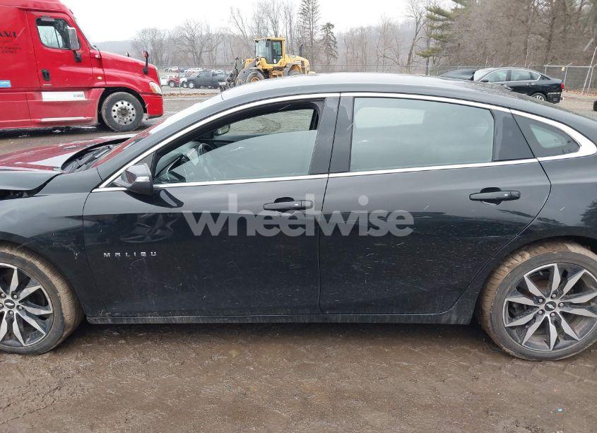 Photo 14 of 2018 Chevrolet Malibu LT (VIN 1G1ZD5ST8JF285103)