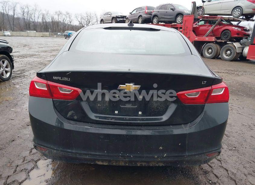 Photo 16 of 2018 Chevrolet Malibu LT (VIN 1G1ZD5ST8JF285103)