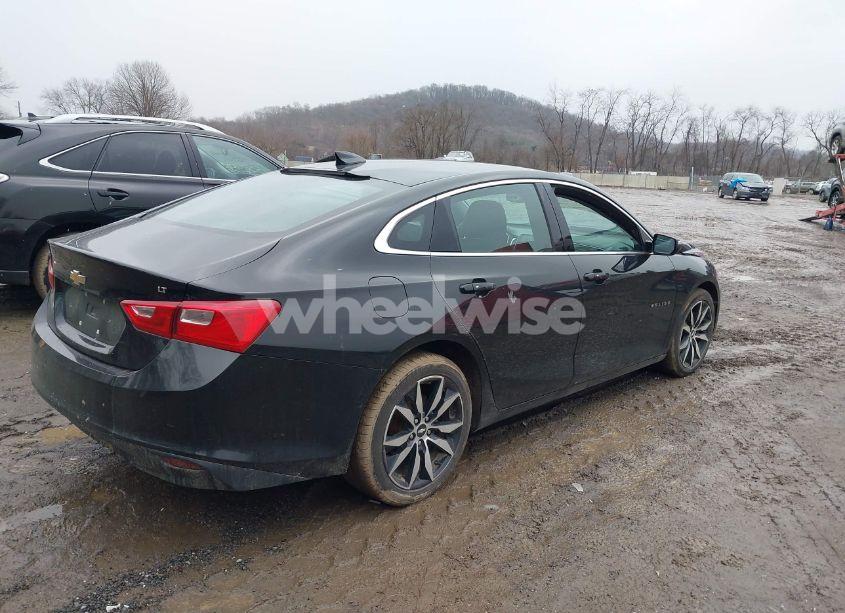 Photo 4 of 2018 Chevrolet Malibu LT (VIN 1G1ZD5ST8JF285103)