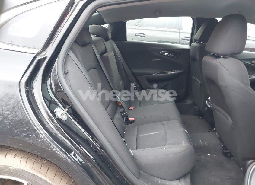 Photo 8 of 2018 Chevrolet Malibu LT (VIN 1G1ZD5ST8JF285103)