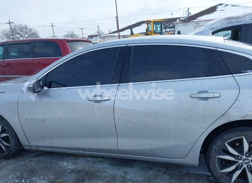 Photo 13 of 2018 Chevrolet Malibu LT (VIN 1G1ZD5ST8JF289040)