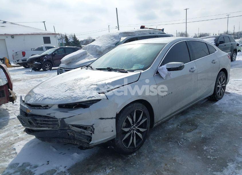Photo 2 of 2018 Chevrolet Malibu LT (VIN 1G1ZD5ST8JF289040)