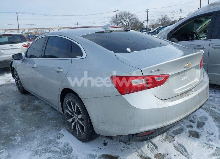 Photo 3 of 2018 Chevrolet Malibu LT (VIN 1G1ZD5ST8JF289040)