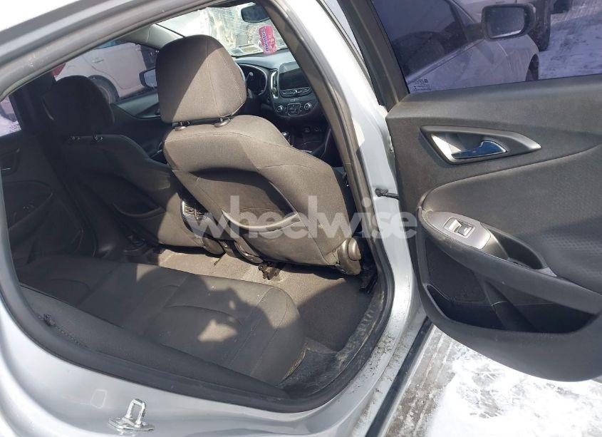 Photo 8 of 2018 Chevrolet Malibu LT (VIN 1G1ZD5ST8JF289040)