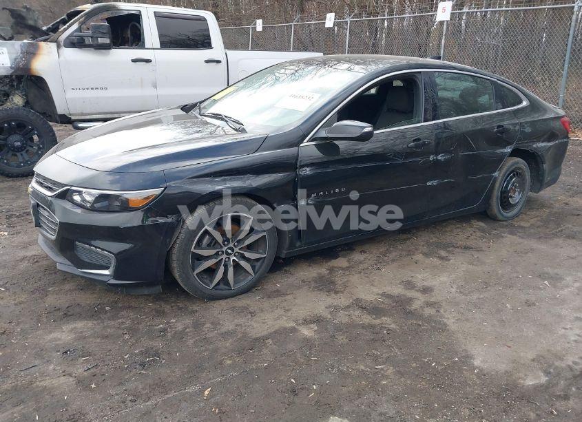 Photo 2 of 2018 Chevrolet Malibu LT (VIN 1G1ZD5ST8JF289149)