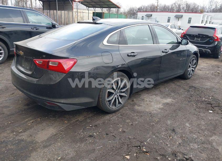 Photo 4 of 2018 Chevrolet Malibu LT (VIN 1G1ZD5ST8JF289149)