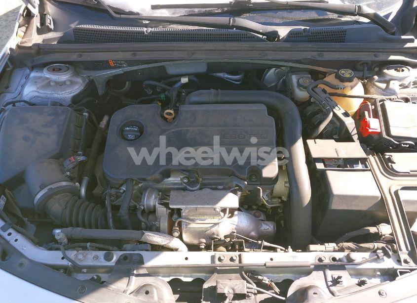 Photo 10 of 2019 Chevrolet Malibu LT (VIN 1G1ZD5ST8KF105331)