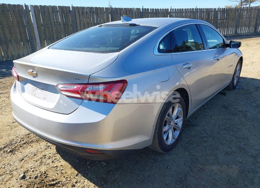Photo 4 of 2019 Chevrolet Malibu LT (VIN 1G1ZD5ST8KF105331)