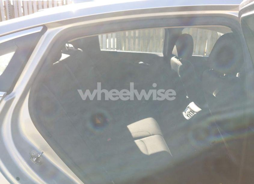 Photo 8 of 2019 Chevrolet Malibu LT (VIN 1G1ZD5ST8KF105331)