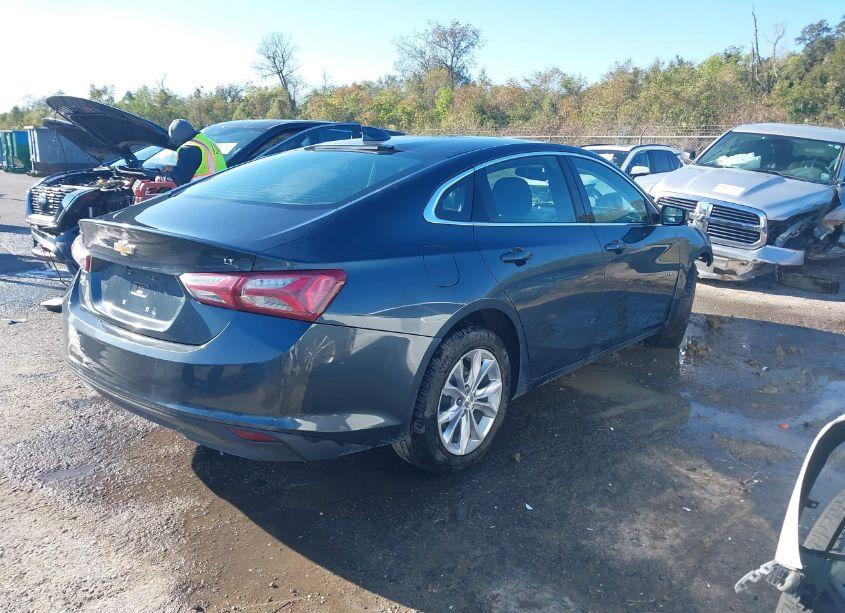 Photo 4 of 2019 Chevrolet Malibu LT (VIN 1G1ZD5ST8KF110724)