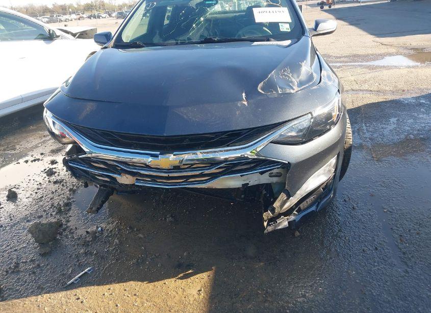 Photo 6 of 2019 Chevrolet Malibu LT (VIN 1G1ZD5ST8KF110724)